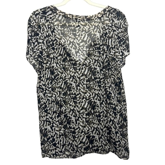 Talbots Animal Print Semi-Sheer Boho Flowy Cap Sleeve Blouse Size 14W - Picture 5 of 6